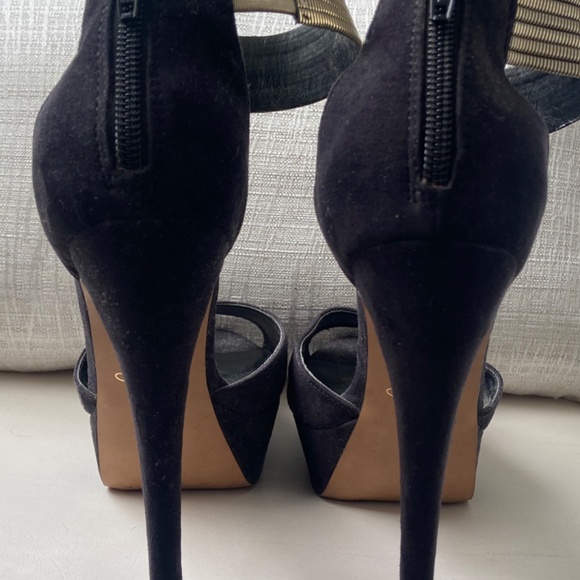 Black platform heels - Picture 2 of 4